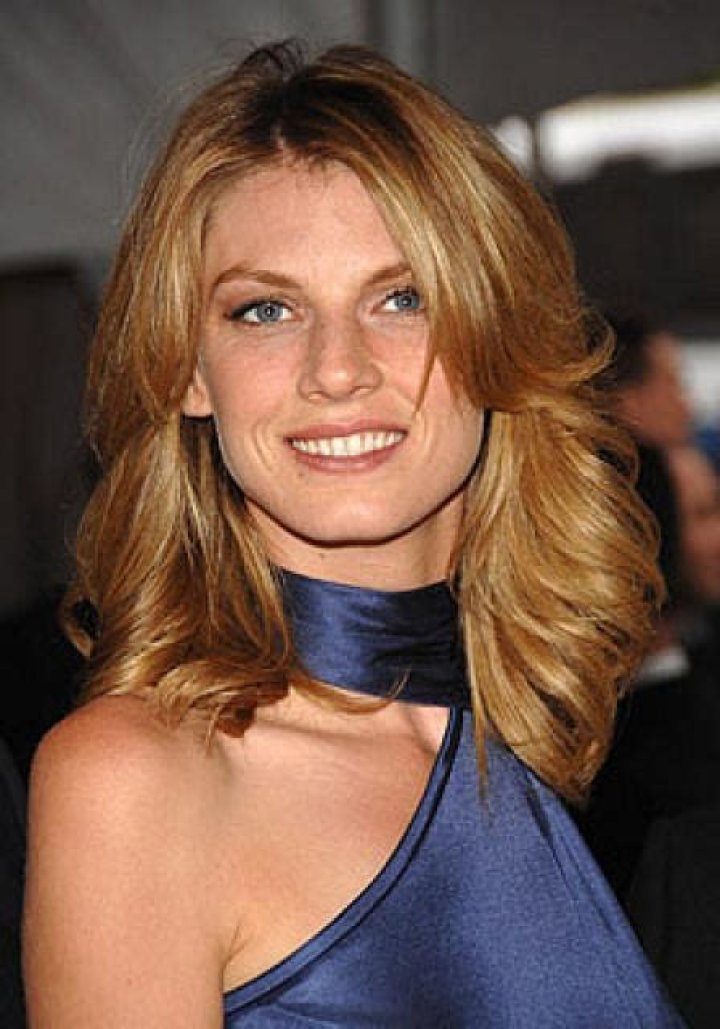 Angela Lindvall Bra Size, Age, Weight, Height, Measurements