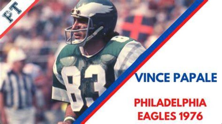 How much did Vince Papale make playing for the Eagles?