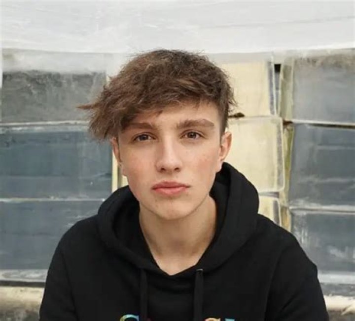 Tanner Fox [Youtuber] Wiki, Net Worth, Height, Age & More