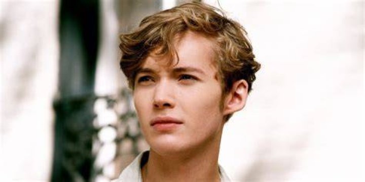 Toby Regbo Net Worth
